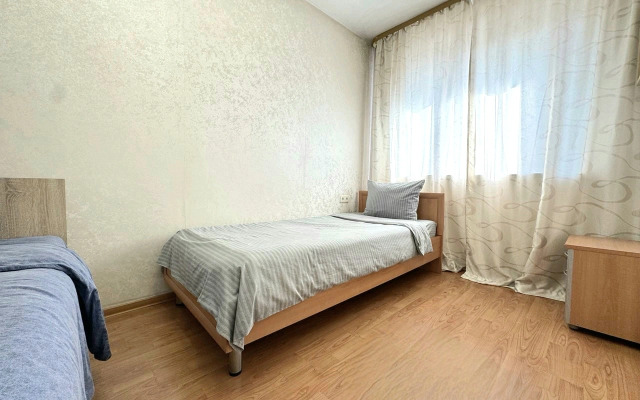 Dvukhkomnatnaya S Balkonom i Konditsionerom V Tsentre Na Vesenney Flat