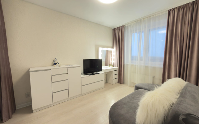 Апартаменты 1-к рядом с ТЦ Кристалл