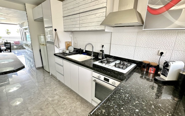 Diamond 2bed Apartment with Jacuzzi by the Sea