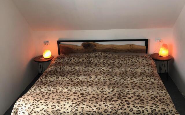 Medvezhiy Les Private House