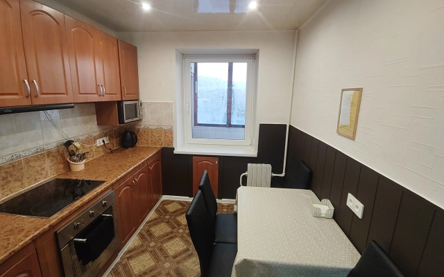Tryokhkomnatnaya S Razdelnymi Spalnyami I Balkonom Flat