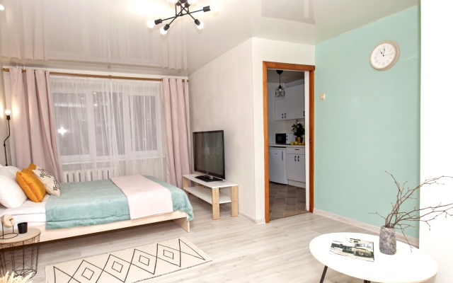 Apartmari V Tsentre U Ozera Apartments