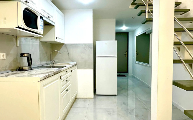 V Tsentre Sochi Apartments