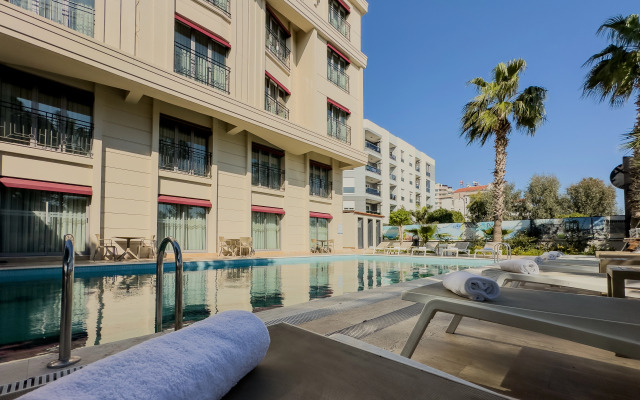 Отель Leaf Port Boutique