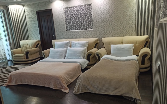 Uyutnaya i komfortnaya v samom serdtse goroda Flat