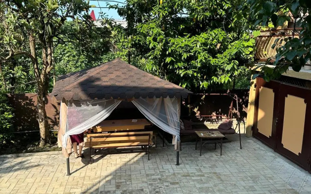 V Gostyakh U Zaura Private house