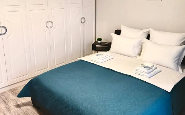 Studiya + Spalnya v Parkovom na 4 gostey Flat