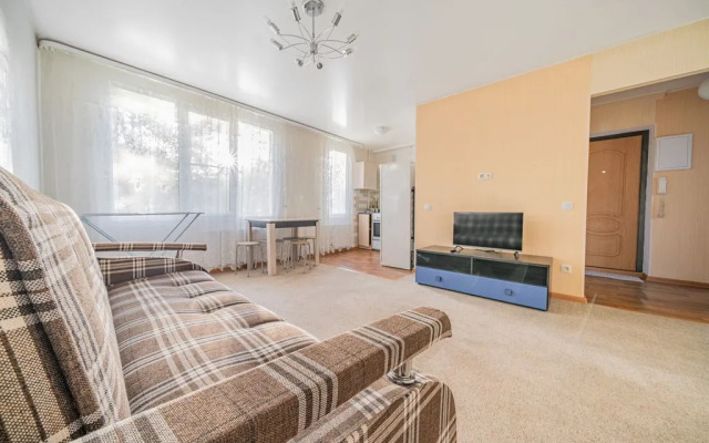 Na Ulitse Podvodnika Kuzymina, 38 Flat