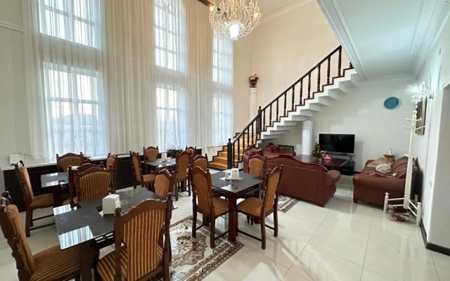 Sarbon Hotel