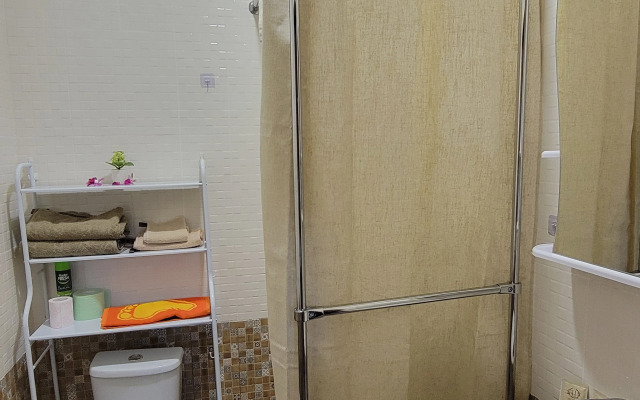 Апартаменты Возле Аэропорта Кольцово и Мини Студии Маяк