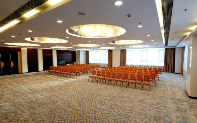 Отель Beijing Palace Soluxe Astana