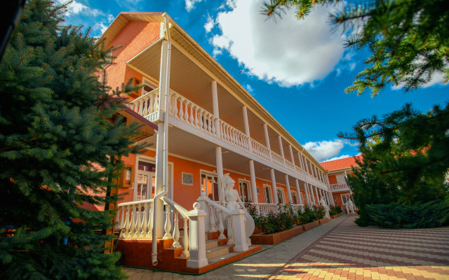 Гостевой дом Рэд Хаус