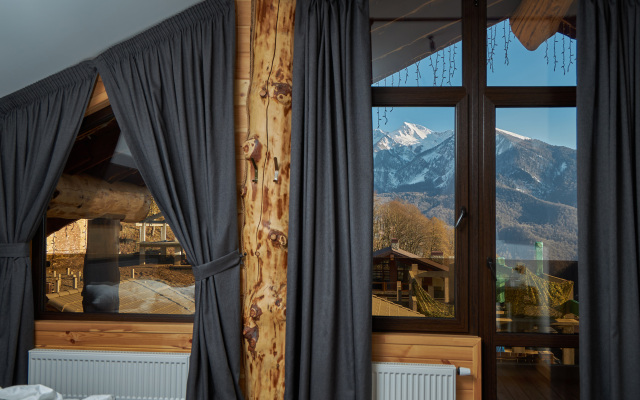 Kedr 760, 5 spalen, 12 gostej s Bassejnom i Banej Chalet