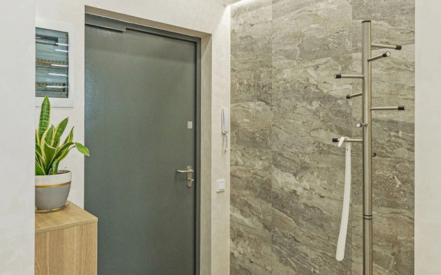 Na Grazhdanskom 107k4 Apartment