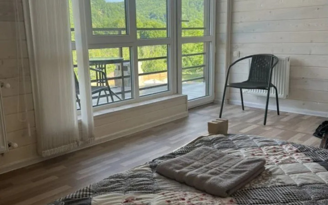 S baney, basseynom i mangalom Private house