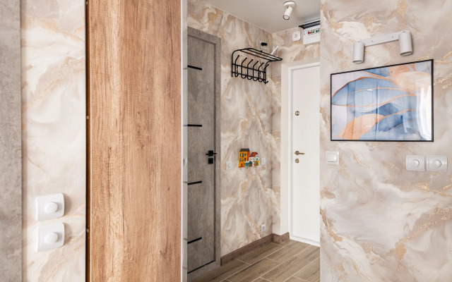 Provans v Lunnom Svete Flat