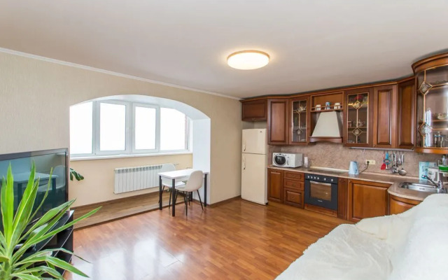 Na Ulitse Tolstogo 43A Flat