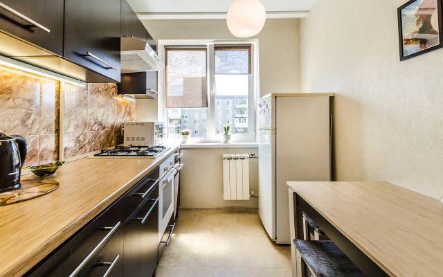 2-Kh Komn. Na Naberezhnoy Apartments