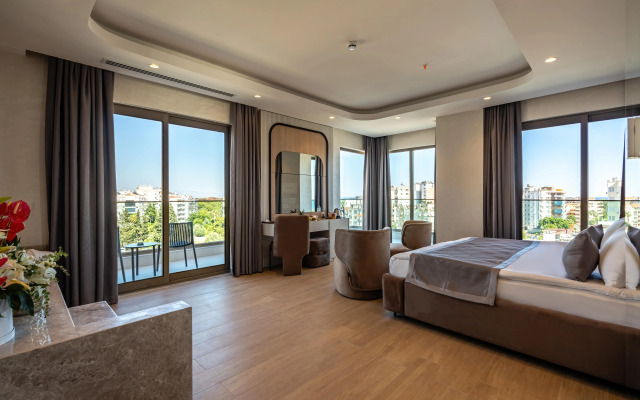 Awen Hotel Lara