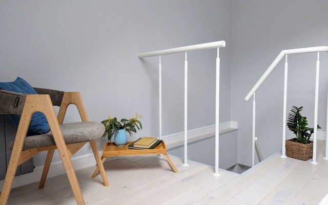 Квартира двухуровневая с видовым балконом в центре Красной Поляны