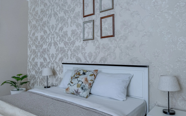 Green FOX Na Ulice Savushkina 6ZH Apartments
