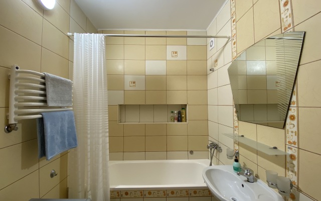 Dvuhkomnatnaya Na Tikhoy U Parka Yunost Flat