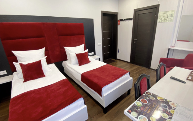 Отель RedFox в центре