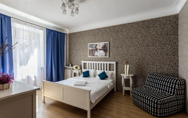 3 - room apartment on Tverskaya , Patriarchal