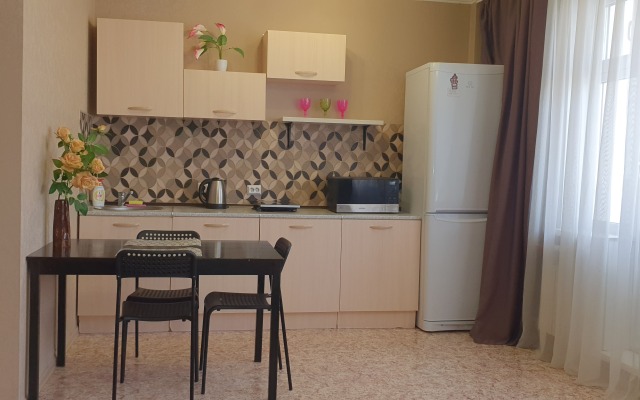 Апартаменты на проспекте Шахтеров 92