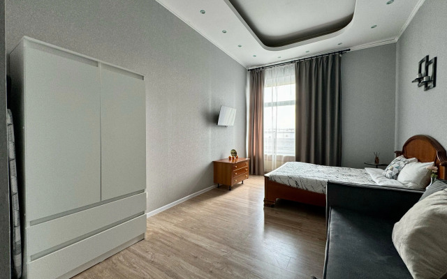 Апартаменты SivakApart c балконом на Невский и видом на набережную