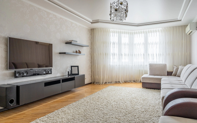 Квартира Просторная светлая трехкомнатная