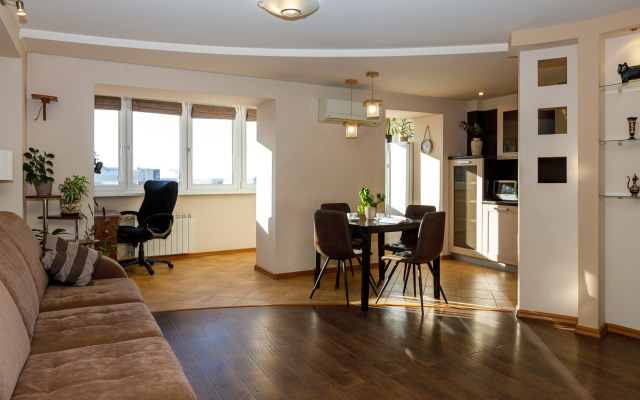 Na Polevoy Flat