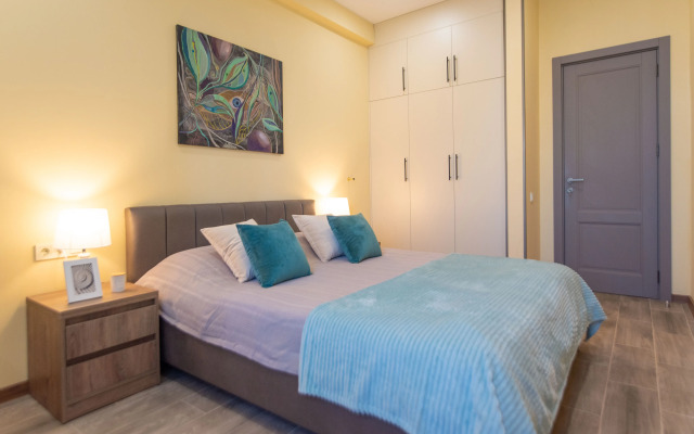 S Vidom na Reku i Gorod Apartments