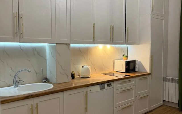 Квартира Полноценная двухкомнатная в модном районе