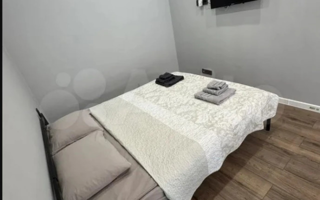 Dvukhurovnevaya u naberezhnoy reki Kamy Flat