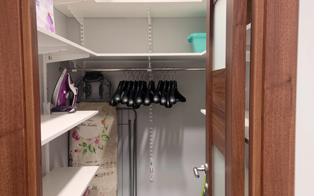 Квартира Двухкомнатная На Роз 61