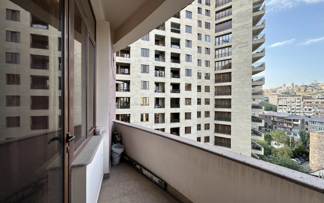 3-komn. ryadom s restoranom DIMOND, DI8210 Flat