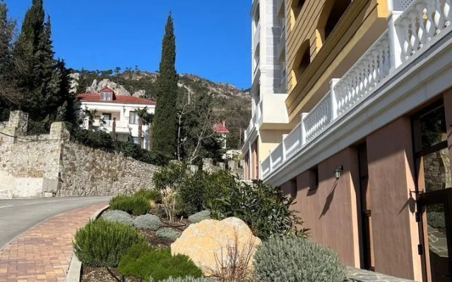 Na Ulitse Natashinskaya 2Zh Flat