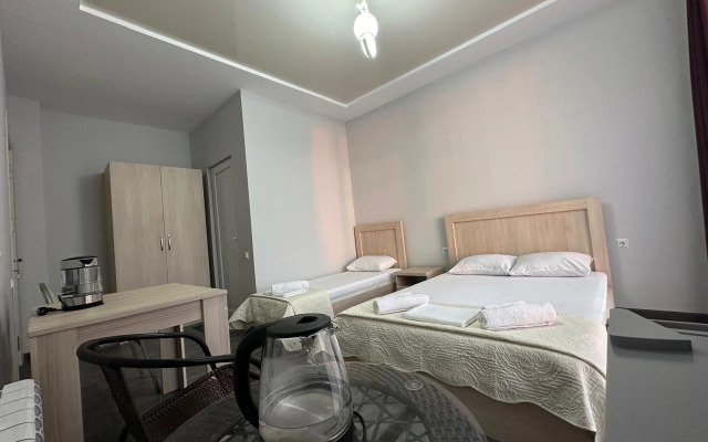 Guesthouse 99, Guest House