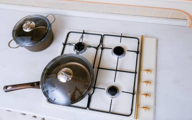 Unique Apart Provans s dzhakuzi ryadom s naberezhnoy i fontanom Vesenney 7 Apartments