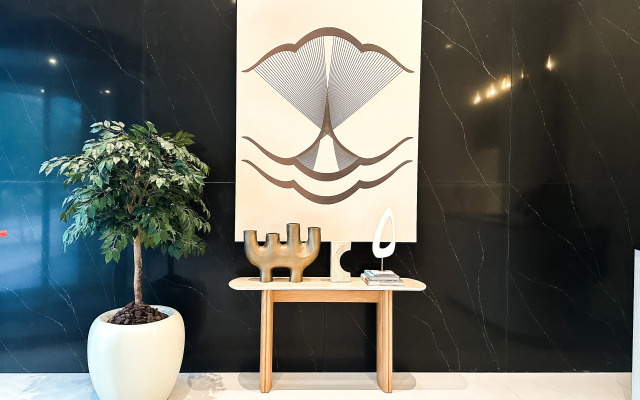 Апартаменты Keyrock Living Seaview Stay at Emaar Beachfront