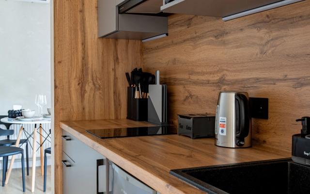 Prostornaya Studiya na 5 Etazhe Flat