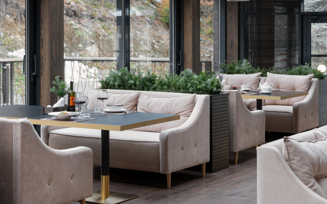 Курортный отель Cosmos Selection Dombay Diamond Hotel