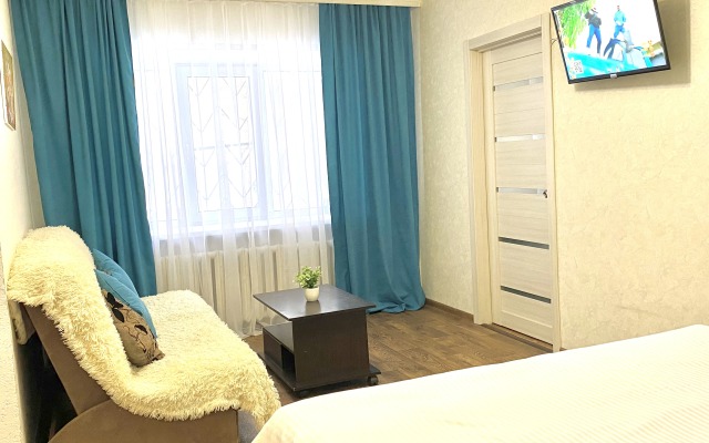 Апартаменты Уютная 2х-комнатная квартира в центре гоpода рядом с набережной