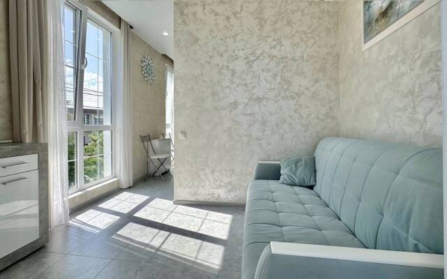 With balconies and mountain views on Meletyan 5a Flat
