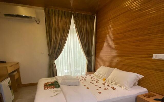 Perla Dhangethi Hotel