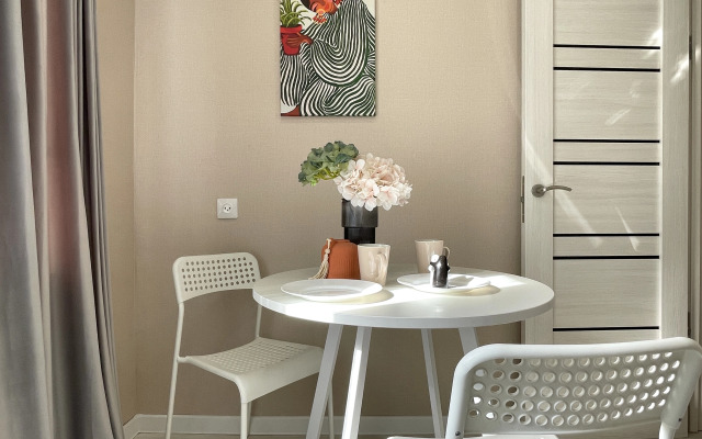 Na Novoluchanskoy Vozle Kremlya Flat