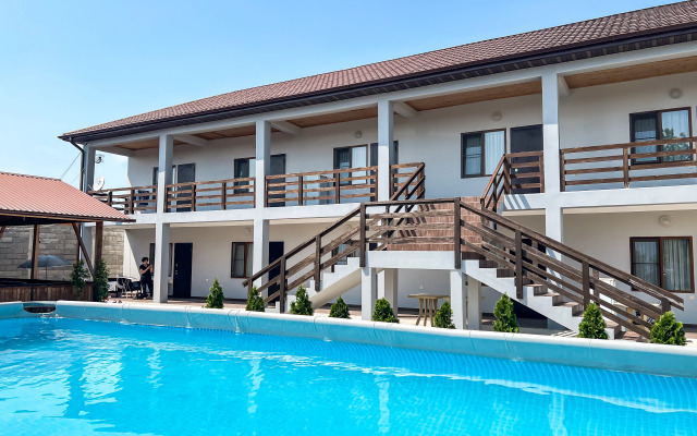 Tikhaya Gavan Hotel