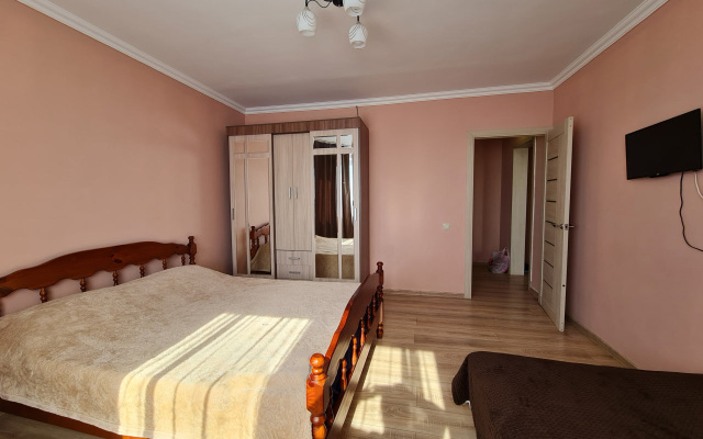 Na Ulitse Kuryzhova 30 Flat