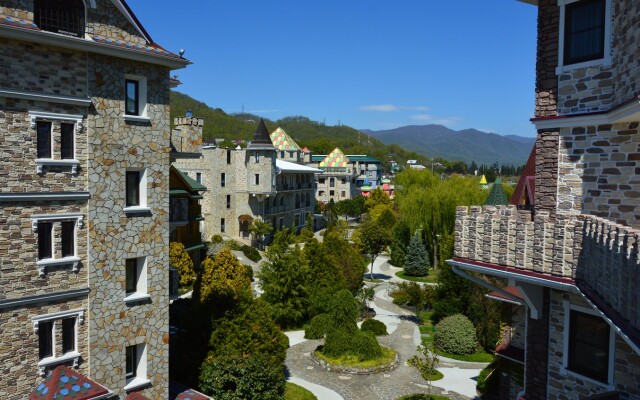 Zamok u Morya Golovinka Hotel